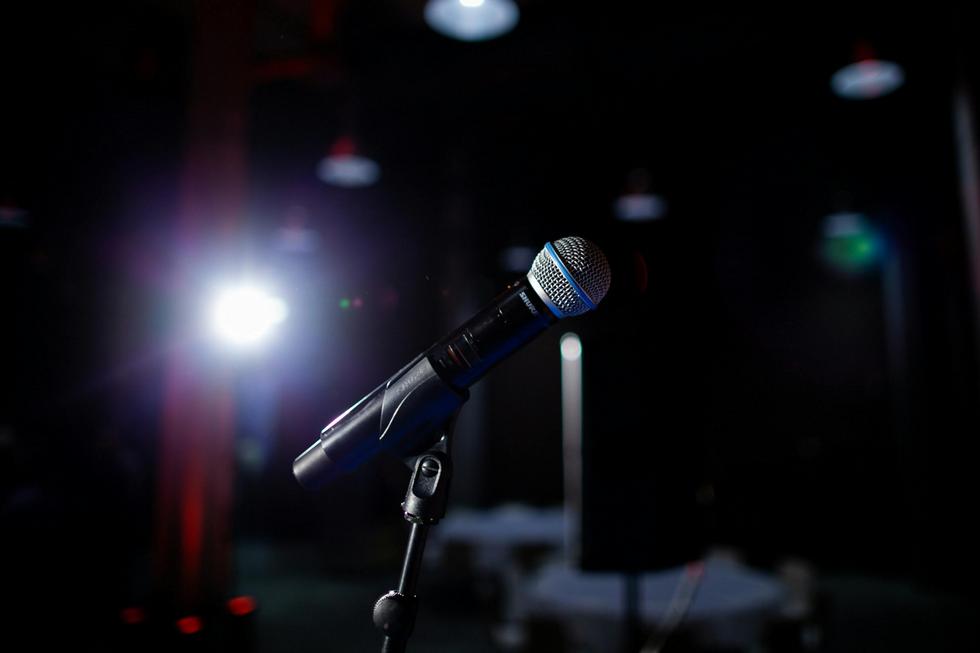 Quẩy hết mình! Top loa Bluetooth karaoke mini siêu hot cho mùa hè này