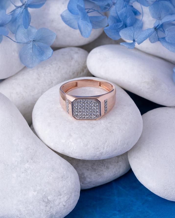 Tặng Gì Đốn Tim Nàng? Top Quà Sinh Nhật Ý Nghĩa "Hạ Gục" Mọi Cô Gái